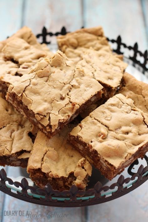 Gooey Blondies, Brown Sugar Blondies, Blonde Brownies, Bar Desserts, Church Fellowship, Brown Sugar Recipes, Brown Recipe, Sugar Recipes, Mom Recipes