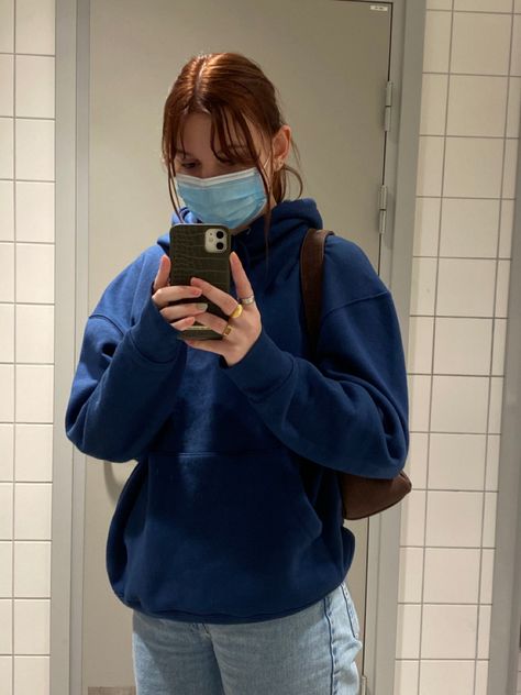 Dark Blue Hoodie Aesthetic, Royal Blue Hoodie Outfit, Navy Hoodie Outfit, Blue Blouse Outfit, Blue Hoodie Outfit, Hoodie Outfit Aesthetic, Blue Sweater Outfit, Blue Pants Outfit, Blue Ios