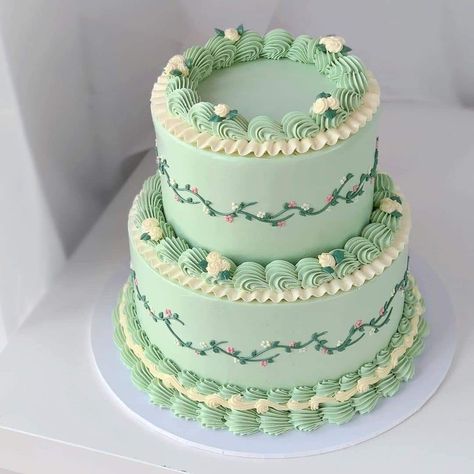 Two Tier Green Cake, Sage Green And Purple Quinceanera Theme, Pink And Green Cake Ideas, 2 Tier Cake Ideas, Frog Wedding Cake, Mint Green Wedding Cake, Mint Green Cakes, Lambeth Cake, Green Birthday Cakes