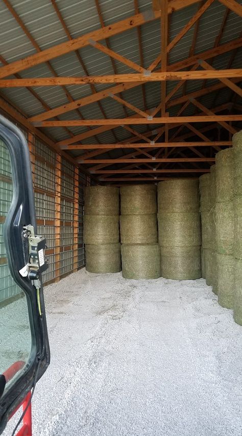 Horse Yard Ideas Dream Stables, Hay Storage Ideas, Small Horse Barn Ideas, Simple Horse Barns, France Countryside, Stable Storage, Custom Horse Stalls, Small Horse Barn, Horse Shed