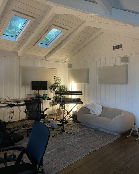 Sean Brown, Music Studio Design, Home Studio Ideas, Home Music Rooms, Hypebeast Room, Music Studios, Studio House, Room Music, Home Music Studio