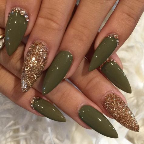 Ongles Gel Violet, Nagellack Trends, Pointy Nails, Stiletto Nail Art, November Nails, Green Nail Designs, Matte Nails Design, Super Nails, Nails 2023