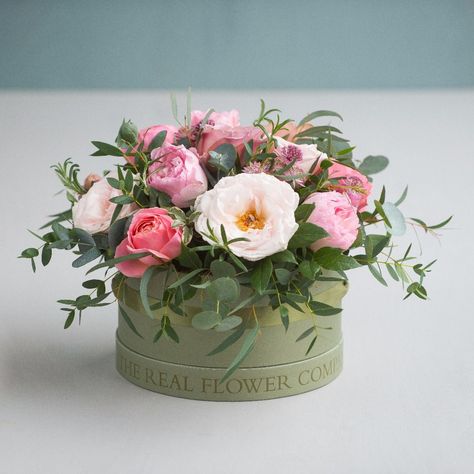 Oasis Flower Arrangements, Hat Box Flowers, Flower Oasis, Garden Herbs, Flower Box Gift, Flower Company, Flower Arrangements Simple, The Oasis, Growing Roses