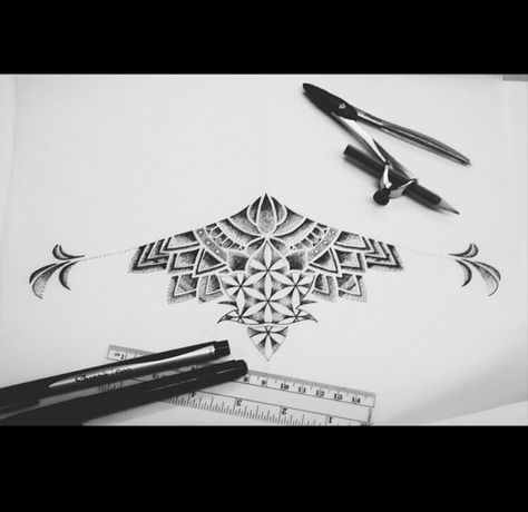 Mandala Dotwork Sternum Sharpie Sketches, Mandala Sternum Tattoo, Tattoo Concepts, Underboob Tattoo, Family Portrait Poses, Sternum Tattoo, Spine Tattoos, Best Tattoo Designs, Online Group