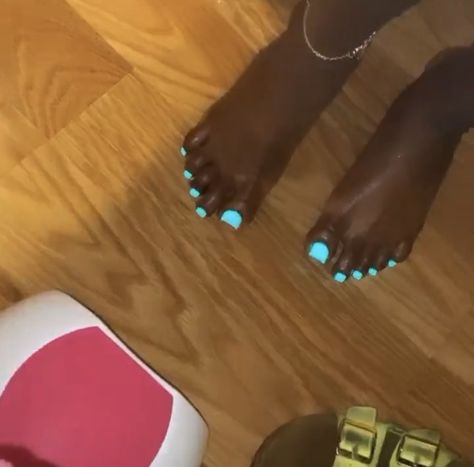 Acrylic glow in the dark toes 🦋😍 Glow In The Dark Toe Nails, Glow In The Dark Toes, Braided Ideas, Toes Ideas, Glow In The Dark Nails, Black Toes, Nail Designs Easy Diy, Cornrow Hairstyle, Trendy Nail Polish