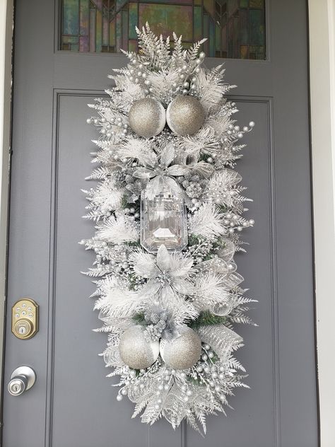 Silver Christmas Swag Wreath - Etsy White Christmas Wreath Ideas, Christmas Swags Diy, Silver And White Christmas Decor, Silver Christmas Wreath, Christmas Door Swag, Silver Wreath, Swag Ideas, White Christmas Wreath, Silver Christmas Decorations