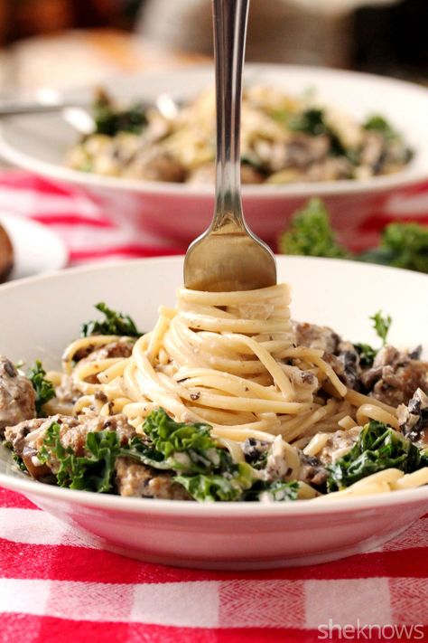 Use leftover linguine for an easy skillet pasta meal that's drenched in the most decadent sauce Leftover Linguine Recipes, Italian Sausage Recipes Pasta, Portobello Mushroom Recipes, Linguine Recipes, Sausage Pasta Recipes, Italian Sausage Pasta, Blue Cheese Sauce, Skillet Pasta, Linguine Pasta