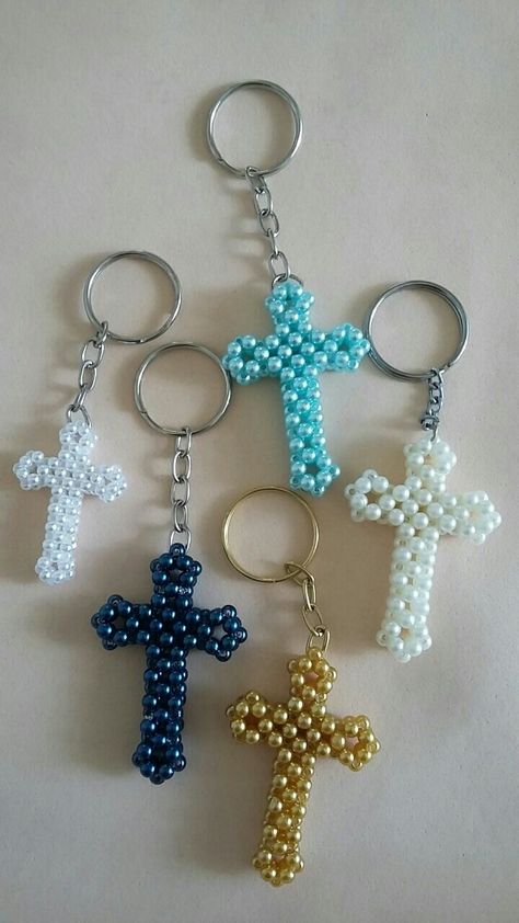 Beaded Cross Tutorial, Diy Easter Jewelry, Beaded Crosses, Cross Beads, Bead Cross, Diy Fabric Jewellery, Bead Weaving Tutorials, Diy Jewelry Unique, Bead Charms Diy