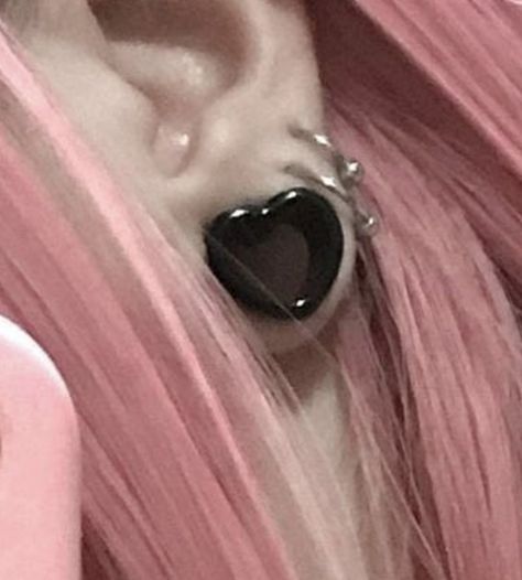 Heart Shaped Ear Gauges, Gauges With Second Piercing, Heart Gauges Aesthetic, Heart Ear Gauges, Heart Gauges, Snake Bites Lip Piercing, Ear Piercing Aesthetic, Ear Gauges Aesthetic, Gauges Aesthetic