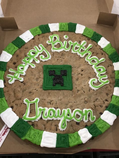 Minecraft Cookie Cake, Minecraft Decorating Ideas, Minecraft Party Food, Minecraft Cookies, Cake Minecraft, Party Food Ideas, Minecraft Birthday Party, Cookies Cake, Minecraft Decorations