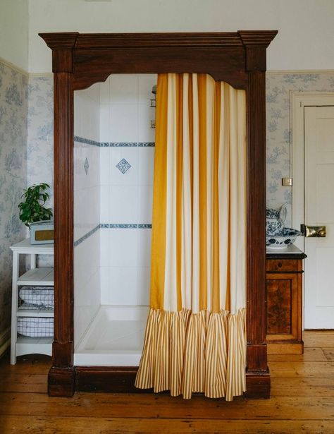 Dream Shower, Cool Shower Curtains, Lemon Sorbet, Emily Henderson, April Showers, Curtains With Blinds, Bathroom Interior, Trending Decor, Gold Leaf