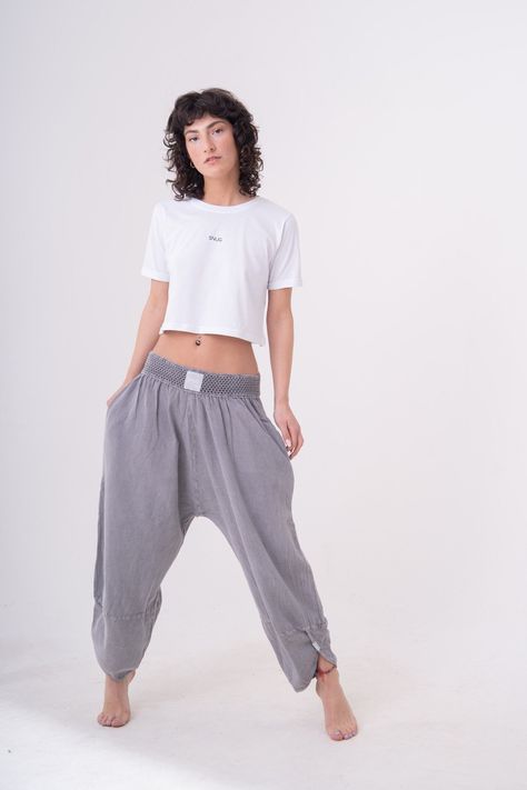 SNUGBRANDWEAR Silver Baggy Handicrafts Men Women Cotton Solid - Etsy Canada Boho Style Decor, Dance Apparel, Utilitarian Style, Yoga Outfits, Bali Style, Bali Fashion, Cotton Linen Pants, Pose Yoga, Free People Style