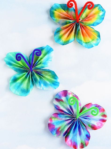 Coffee Filter Projects, Coffee Filter Butterflies, Coffee Filter Art, Coffee Filter Crafts, Easy Easter Decorations, Easter Tree Decorations, Crafts Easter, Easter Decorations Dollar Store, Easter Decorations Vintage