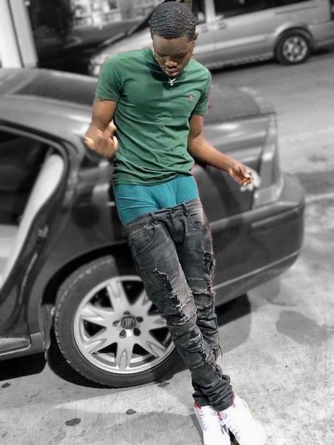 Men Sagging Pants, Sagging Pants, Light Skin Men, Black Men Street Fashion, Gay Aesthetic, Men Street Fashion, Cute Black Guys, Gender Envy, Men Street