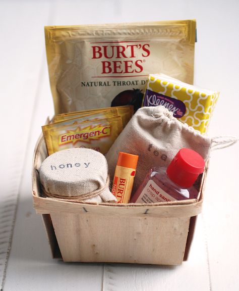 Get Well Kit - Create a get well basket to give to a friend or loved one that's not feeling well. Diy Christmas Baskets, Get Well Baskets, Homemade Gift Baskets, Christmas Gift Baskets Diy, Baskets Ideas, Themed Gift Baskets, Spa Gift Basket, Diy Gift Baskets, Festival Diy