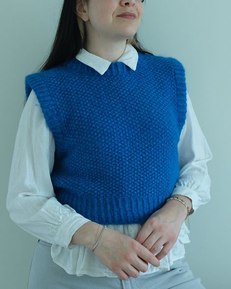 knitting pattern - belle vest - beginner-friendly - quick project Vest Knitting Pattern, Wool And The Gang, Knit Vest Pattern, Sleeveless Jumper, Handmade Sweater, Seed Stitch, Bind Off, Wool Vest, Stockinette Stitch