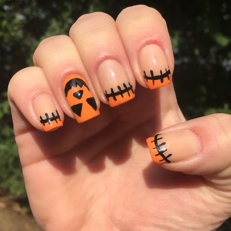 Pumpkin Nails #Nails #NailArt #NailDesign #HalloweenNails #PumpkinNails Halloween Nails Pumpkin, Nails Pumpkin, Pumpkin Nail Designs, Pumpkin Nail, Pumpkin Nail Art, Halloween Nails Diy, Halloween Manicure, Orange Nail Polish, Halloween Nails Easy