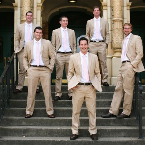 Groomsmen Attire Champagne, Neutral Groomsmen Attire, Neutral Groomsmen, Chambelan Outfits, Renewal Vows, Groomsmen Poses, Terno Slim, Wedding Renewal, Wedding Renewal Vows