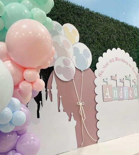 Vintage Disneyland Backdrop, Disneyland Balloon Garland, Disneyland Backdrop, Disneyland Themed Birthday Party, Pastel Disney Party, Disneyland Decorations, Disneyland Birthday Party Theme, Happy Birthday Andrea, Kids First Birthday