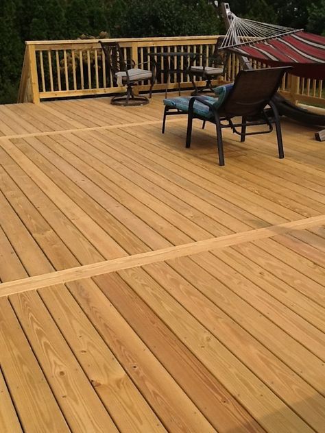 Decks.com. Treated wood in Hamilton - I like the pattern, vs. straight boards. Wooden Deck Designs, Treated Wood Deck, Deck Patterns, Deck Building Plans, Wood Decking, Porch Design Ideas, Deck Flooring, Low Deck, Deck Layout