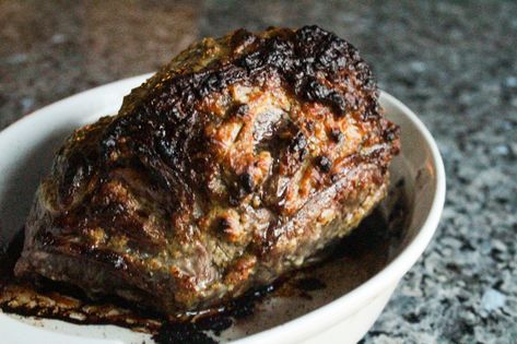 Roast Beef with Wholegrain Dijon Mustard - Lisa G Cooks Sous Vide Roast Beef, Perfect Roast Beef, Slow Cooker Roast Beef, Perfect Roast, Garlic Roasted Potatoes, Roast Beef Recipes, Pot Roast Slow Cooker, Paleo Beef, Homemade Dinner