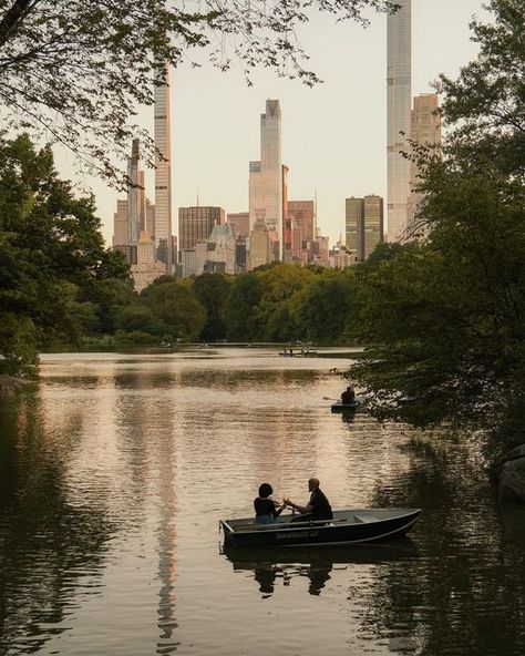 ethan barber • new york city on Instagram: "once upon a summertime (in new york city) 🌞🌇✨   while I am trying my best to enjoy these last few weeks of winter here in manhattan; mentally I’m stuck longing for long summer days and warm summer nights 🌃  shot on both fujifilm x-t4 & x100v  #ethanbarberco #newyorkcity #newyorkphotographer #summerinnewyork #summervibes #summertime" Summer In Manhattan, Nyc Romance, Ethan Barber, New York Romance, I Am Trying My Best, Times Square Rain, Nyc Aesthetic Night Times Square, Trying My Best, Night Shot