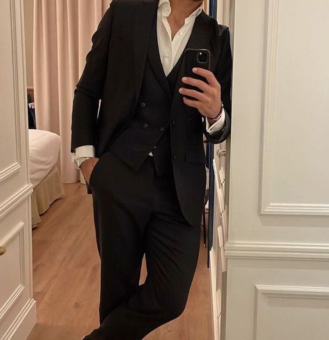 Businessman Aesthetic, Wattpad Collage, F1 Journalist, Otto Seppalainen, Chloe Gong, Masc Outfits, Gentleman Aesthetic, Black White Outfit, Guys Clothing Styles