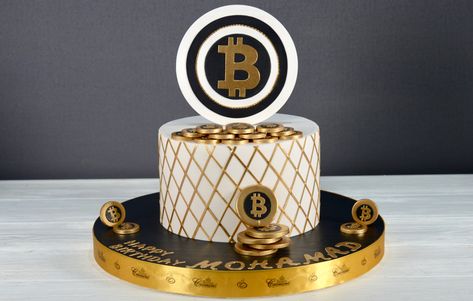 Bitcoin Cake For Men, Bitcoin Birthday Cake, Bitcoin Cake Design, Crypto Cake, Cake Cafe, Cake Decorating Piping, Beautiful Birthday Cakes, Cakes For Men, Elegant Cakes