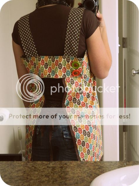 My Retro Attempt {An Apron Tutorial} Plus Size Aprons Diy Free Pattern, No Tie Apron Pattern, No Tie Apron Pattern Free, Retro Apron Patterns Free, Easy Apron Pattern Free, Apron Pattern Free Vintage, Apron Patterns Free, No Tie Apron, Easy Apron Pattern