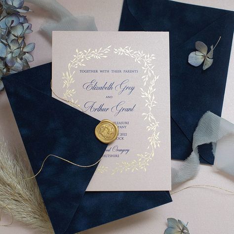 Pink Navy Blue Wedding, Wedding Invite Inspiration, Winter Wedding Stationery, Velvet Invitation, Velvet Wedding Invitations, Dark Blue Wedding, Box Wedding Invitations, Stationery Ideas, Navy Blue Wedding Invitations