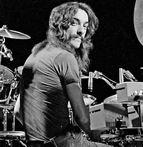 Neil Peart, the drummer for Rush, is best known for his crazy stamina on the drums, allowing the band to exude incredible energy during their live performances. Vintage Rock Shirt, A Farewell To Kings, Permanent Waves, Geddy Lee, Rush Band, Neil Peart, Bass Guitarist, Rock N Roll Music, Progressive Rock