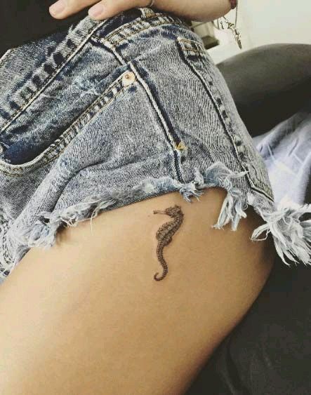 Small seahorse tattoo on the hip Small black seahorse tattoo on the left hip. Small Beach Tattoos, 21 Tattoo, Tiny Tattoos For Women, Seahorse Tattoo, Hip Tattoos, Pisces Tattoos, Small Girl Tattoos, Tattoo Girls, Mermaid Tattoos