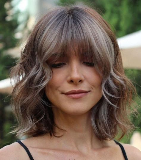 Shoulder Length Hair with Wispy Bangs Hair Styles That Frame The Face, Shaggy Lob With Bangs, Above Shoulder Length Hair, Shaggy Lob, Shoulder Length Hair With Bangs, Shoulder Length Layered Hair, Layered Haircuts Shoulder Length, Lob With Bangs, Medium Layered Haircuts