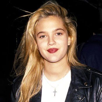 1990 Drew Barrymore Style, 1990 Style, Moda Grunge, Fashion Guys, Mother Photos, Look Grunge, 90s Fashion Grunge, Look Retro, Fashion 90s