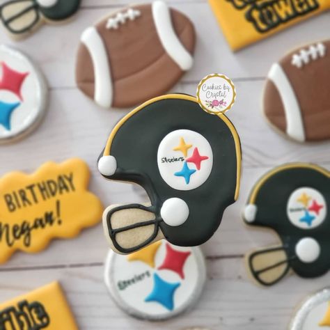 Steelers Cookies, Steelers Happy Birthday, Steelers Birthday, Football Sugar Cookies, Super Bowl Cookies, Cookie Table Wedding, Football Desserts, Football Cookies, Cookie Decorating Party