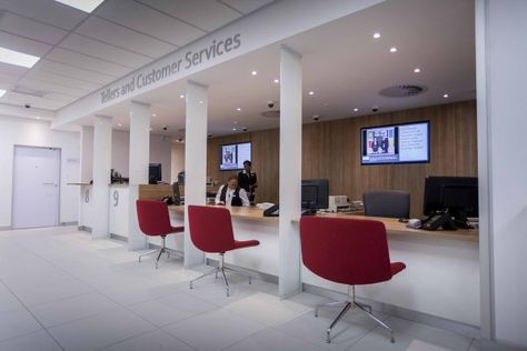 Bank Interior Design, Cubicle Design, Banks Office, Reception Desk Design, Classical Interior, Office Interior Design Modern, Bank Design, Hospital Interior, Office Furniture Design