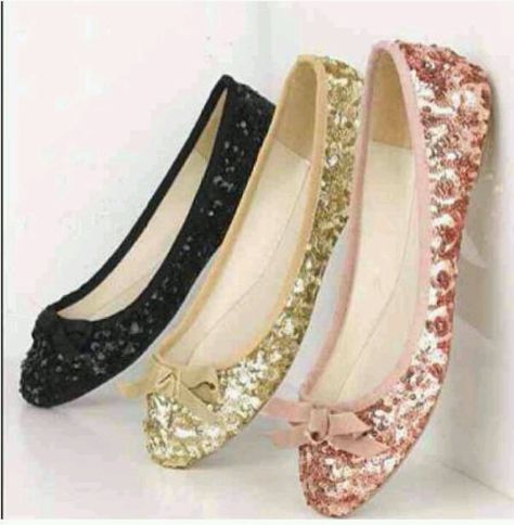 Want Sparkle Flats, Sparkly Flats, Cute Flats, Fabulous Shoes, Shoe Closet, Crazy Shoes, Pretty Shoes, Shoe Obsession, Beautiful Shoes