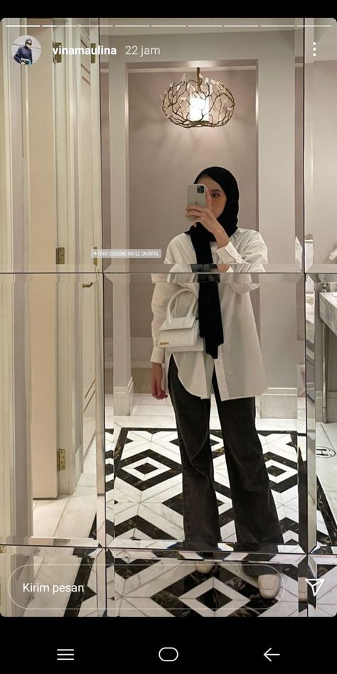 Hijabi Formal Outfits, Formal Hijab Outfit, Tunik Modern, Korean Style Outfit, Outfit Hijab Casual, Hijab Fashion Summer, Hijab Simple, White Shirt Outfits, Modest Fashion Hijab