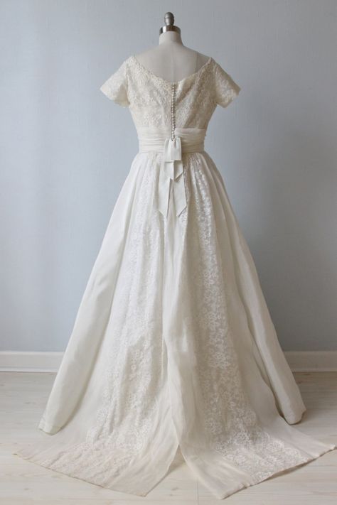 Priscilla Of Boston Wedding Dresses, Wedding Dresses Fit, Boston Wedding Dress, Priscilla Of Boston, Vintage Wedding Dresses, Boston Wedding, Period Outfit, Antique Wedding, Wedding Dresses Photos