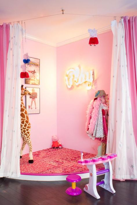 Playroom Stage, Small Playroom, Kids Stage, Basement Playroom, Girls Playroom, Playroom Design, Princess Room, Toy Rooms, Big Girl Rooms