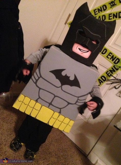 Ariana: My 4 year old son is beyond obsessed with anything Lego and ANYTHING batman. So naturally this year we went for the best of both worlds. This costume is made... Batman Diy Costume, Batman Costume Girl, Batgirl Costume Kids, Lego Batman Costume, Batman Costume For Girls, Batman And Robin Costumes, Batgirl Halloween Costume, Batman Costume Diy, Batman Halloween