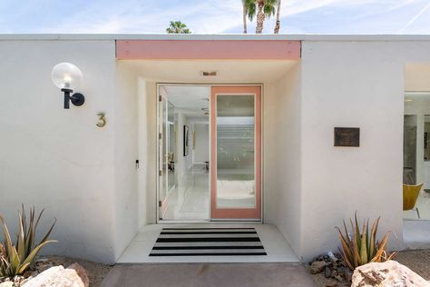 Photo 2 of 13 in A Sassy, Pink-Trimmed Ranch Near Palm Springs Lists for $899K - Dwell Southwest Modern, Palm Springs Houses, Palm Springs House, Palm Springs Home, Modern Entrance Door, Entertaining House, Palm Springs Style, Modern Entrance, Rancho Mirage