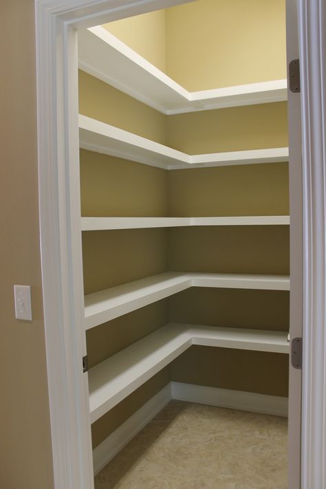 Simple Pantry Shelving Ideas, Pantry Closet Design, تحت الدرج, Pantry Layout, Pantry Room, Built In Pantry, Corner Pantry, Pantry Remodel, Latest Living Room Designs