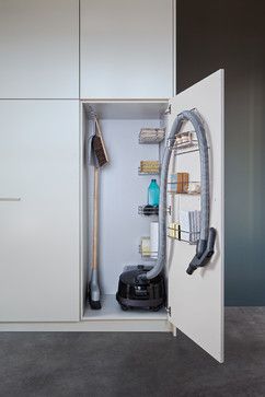 CLASSIC FS | TOPOS - modern - closet - other metro - Leicht Küchen AG Maximize Kitchen Space, Vacuum Cleaner Storage, Cleaning Cupboard, تحت الدرج, Contemporary Closet, Pantry Furniture, Laundry Design, Modern Closet, Kitchen Organization Diy