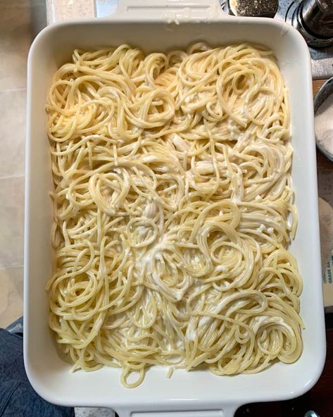 Viral Tiktok Spaghetti, Baked Spagetti, Garlic Parmesan Spaghetti, Tiktok Spaghetti, Spaghetti Alfredo, Parmesan Spaghetti, Baked Spaghetti Recipe, Cooking Spaghetti, Light Soups