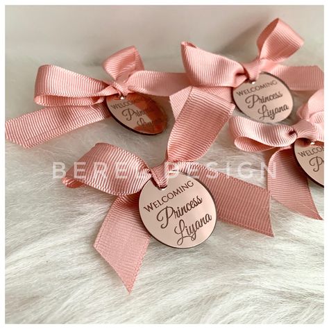 Lettering Name, Wedding Name Tags, Baby Shower Tags, Engagement Favors, Wedding Magnet, Chocolate Favors, Announcement Ideas, Custom Favor, Guest Gifts