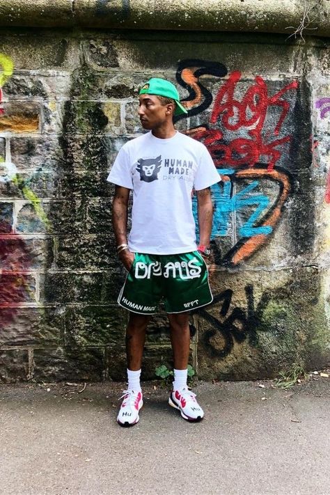 Pharrell Williams Fashion, Superstars Outfit, Celebrity Sneakers, Mens Facial Hair Styles, Mens Spring Fashion, Summer Instagram, Model Beauty, Pharrell Williams, Versace Men