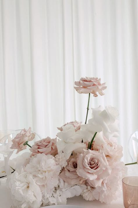 Wedding Trends 2024, Aesthetic Bride, Wedding Minimal, 2024 Wedding Trends, Bride Aesthetic, Berlin Wedding, Germany Wedding, Blush Wedding Flowers, Australian Wedding