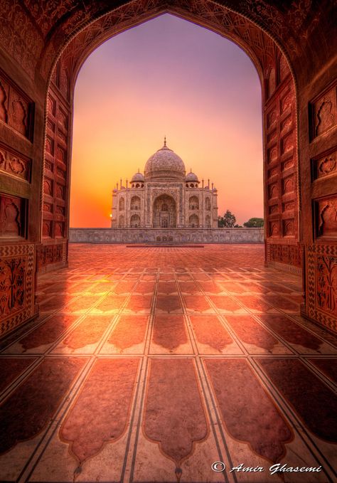 Sunrise at Taj Mahal, Purani Mandi, Agra, Uttar Pradesh_ India Tac Mahal, تاج محل, Taj Mahal India, Amazing India, Beautiful Mosques, Indian Architecture, Varanasi, Islamic Architecture, Incredible India