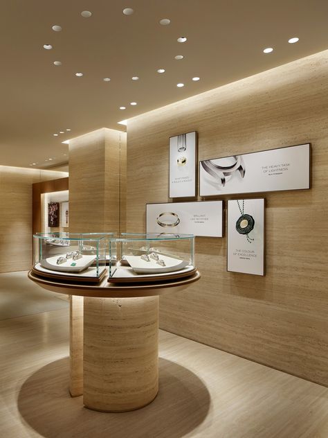 The new Rolex flagship store occupies four floors of the iconic new Rolex Tower, situated on Ginza's Chuo-Dori Avenue in Tokyo. The store is a sophisticated yet inviting space that seamlessly blends tradition and modernity. In a subtle dialogue, Rolex's identity contrasts and merges with Tokyo's and Japan's sense of hospitality and sophistication. It has been meticulously designed from the exterior to the interior, working with local artisans and artists to provide a unique introduction to the c Jewelry Boutique Interior, Interior Store Design, Rolex Store, Rolex Boutique, Luxury Jewelry Shop, Display Cabinet Design, Jewelry Shop Display, Jewelry Store Displays, Showcase Cabinet